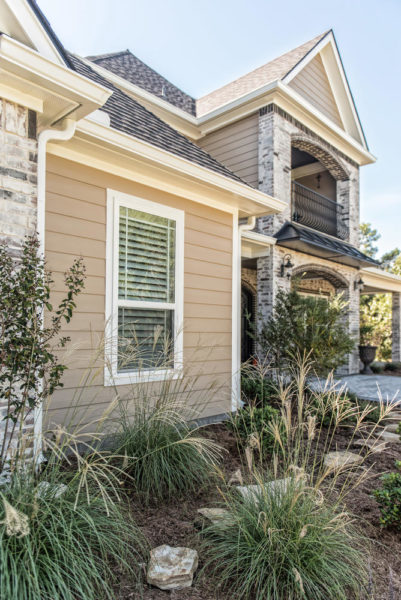 Tri-County Guttering Waco, Texas - Residental White Rain Gutters Installed Waco 2