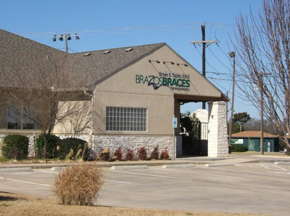 Tri-County Guttering Waco, Texas - Commercial Gutters Installation 1